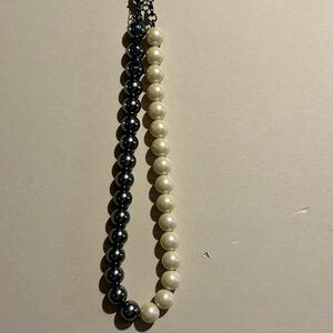 🎱 Lia Sophia Black and White Pearl Necklace